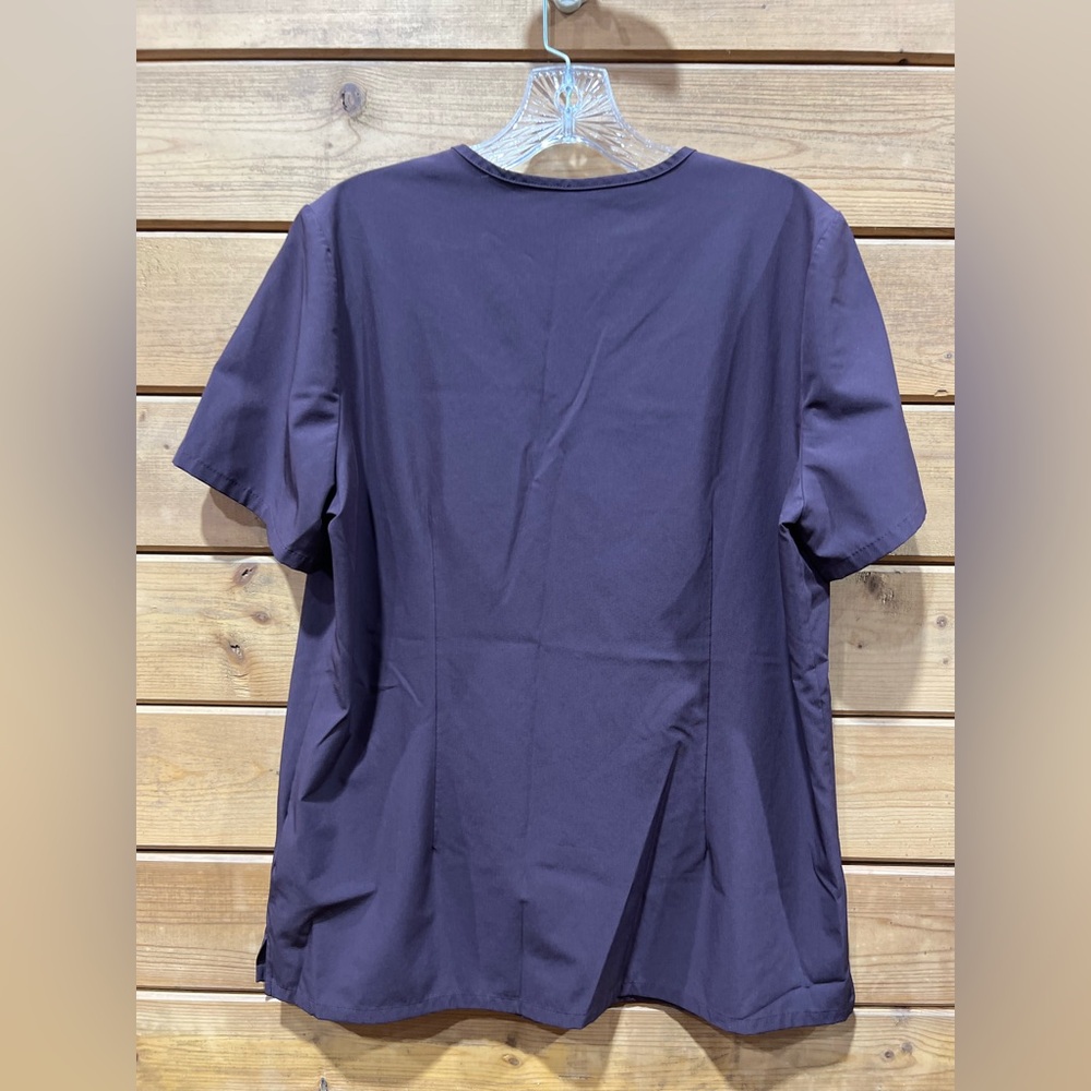 Color is FIG! Figs scrub set - FreeX - Catarina top (M) Zamora bottoms (L) - Picture 4 of 13